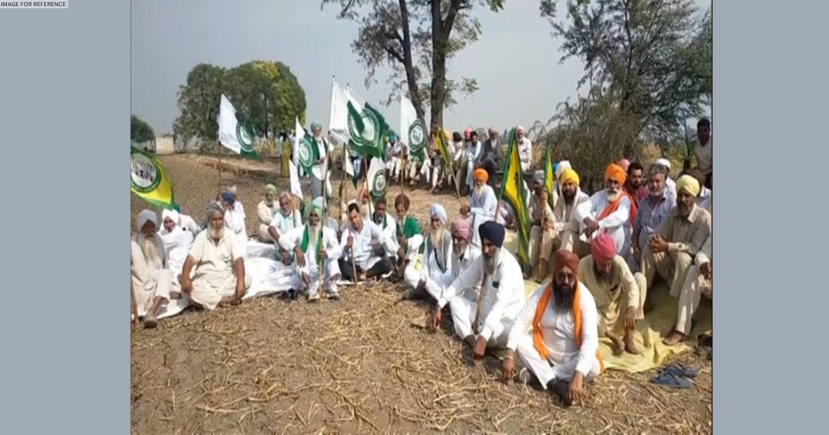Punjab: Faridkot farmers hold Patwari hostage for over 24 hours for inspecting stubble burning